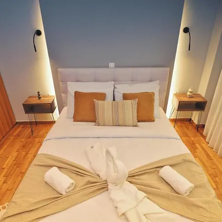 Seren Near Victoria Metro-earthy Tones & Comfort Appartement Mesokhórion