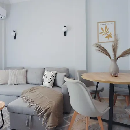 Appartement Seren Near Victoria Metro-earthy Tones & Comfort Mesokhórion