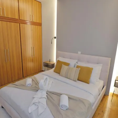 Appartement Seren Near Victoria Metro-earthy Tones & Comfort Mesokhórion