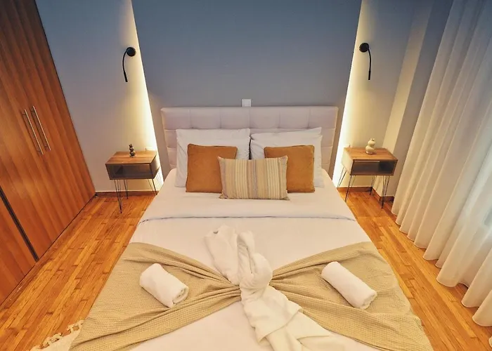 Seren Near Victoria Metro-earthy Tones & Comfort Διαμέρισμα Mesokhórion