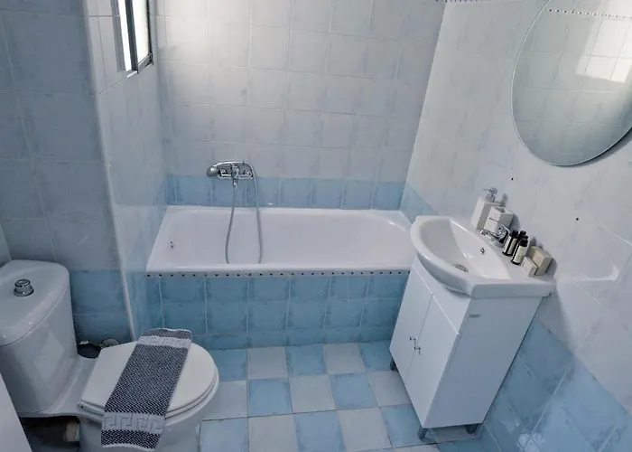 Διαμέρισμα Seren Near Victoria Metro-earthy Tones & Comfort Mesokhórion